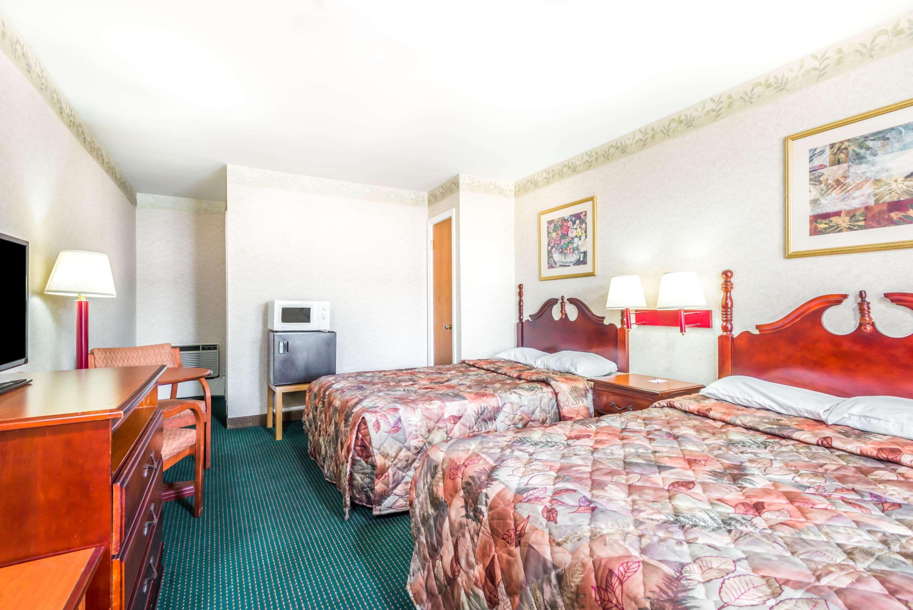 Knights Inn Ленокс Экстерьер фото