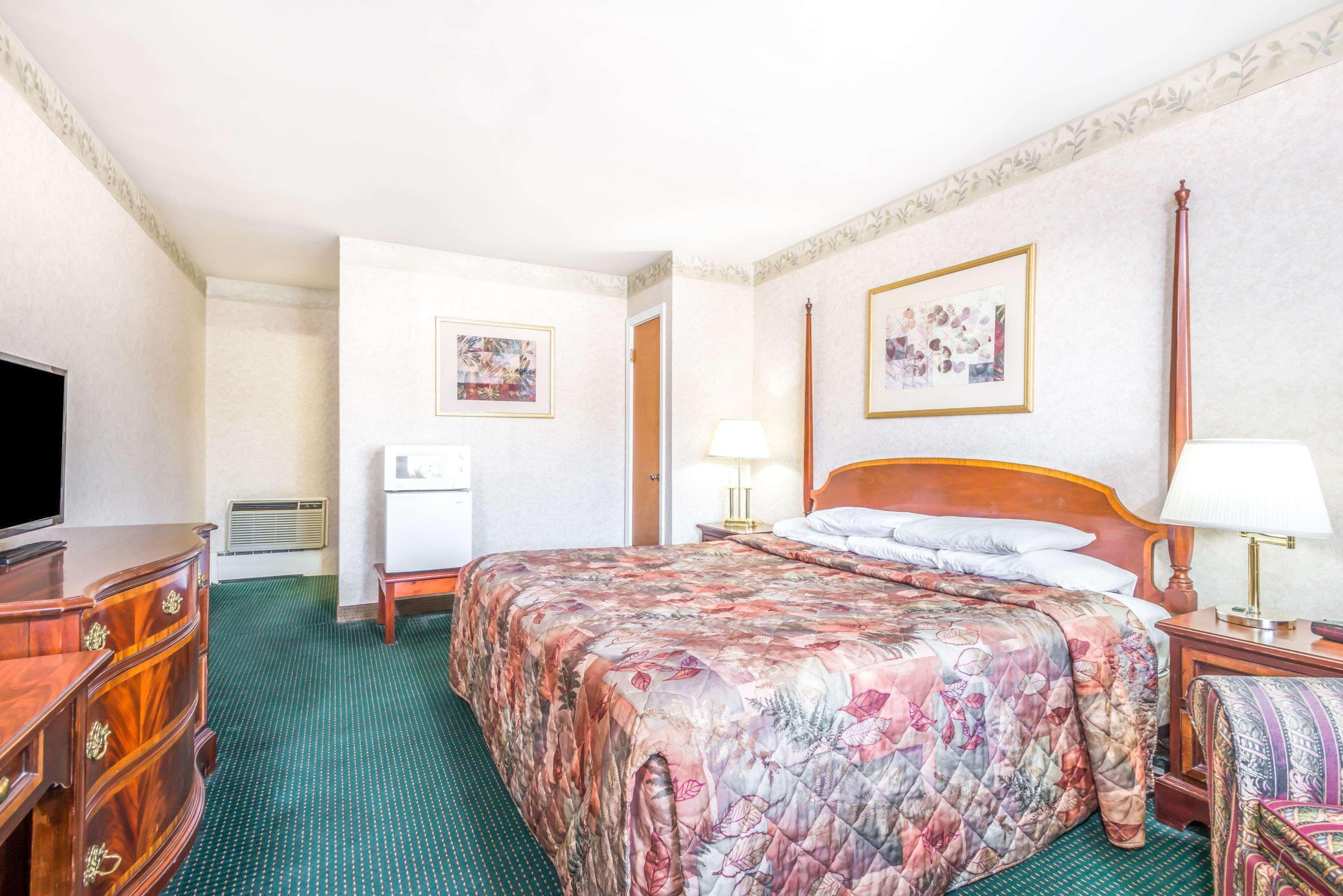 Knights Inn Ленокс Экстерьер фото